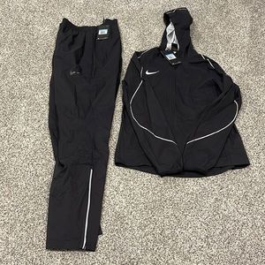 Nike Womens Medium - Woven Mesh lined running suit - NWT